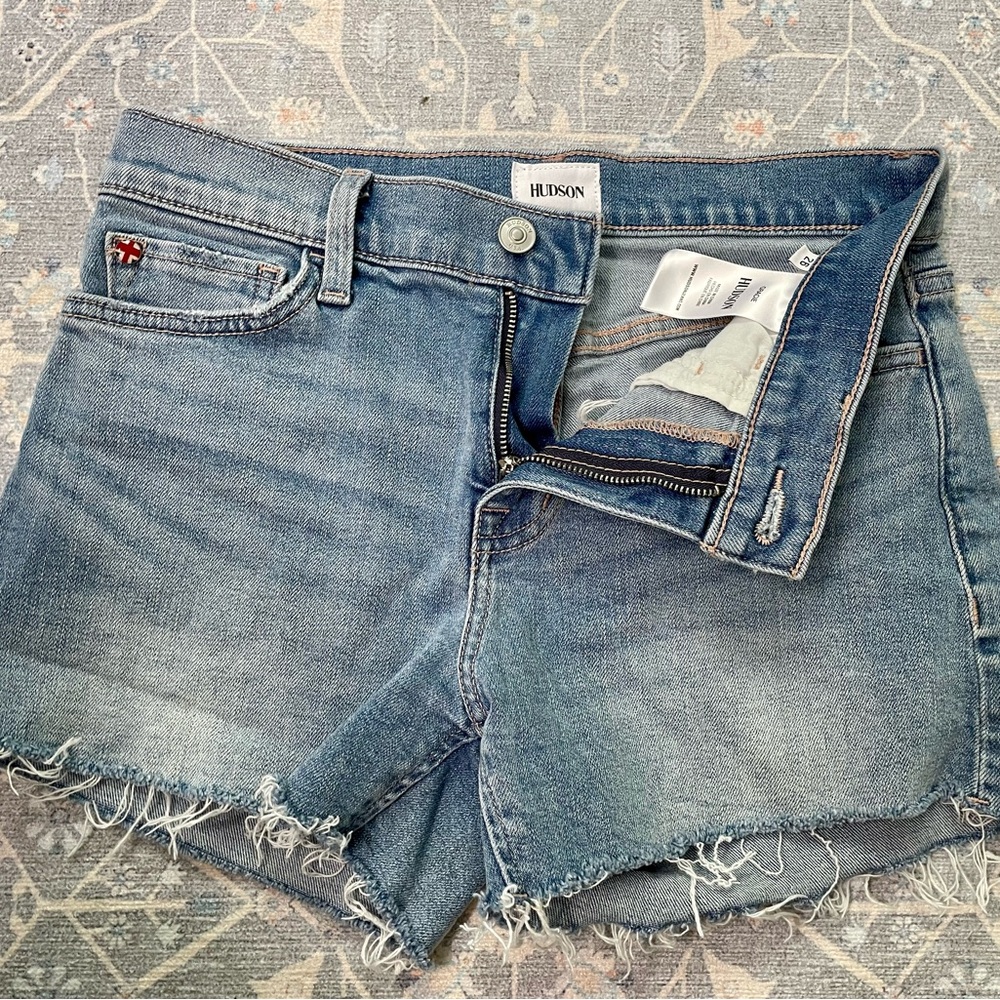 HUDSON Light Wash Denim Cutoff Shorts Size 26